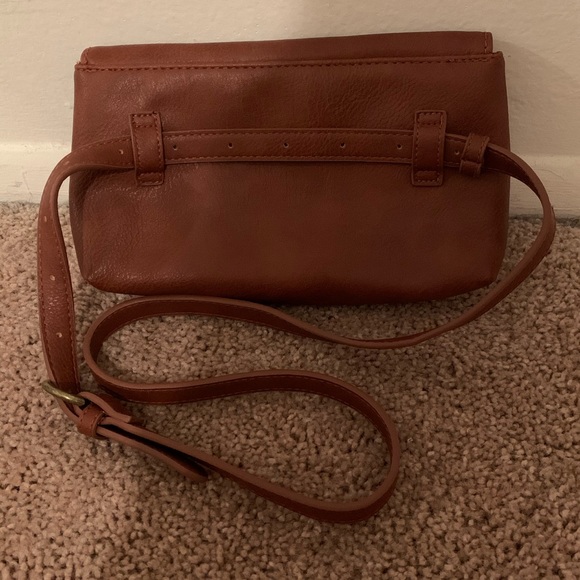 Universal Thread Cognac Fanny Pack - Picture 2 of 4